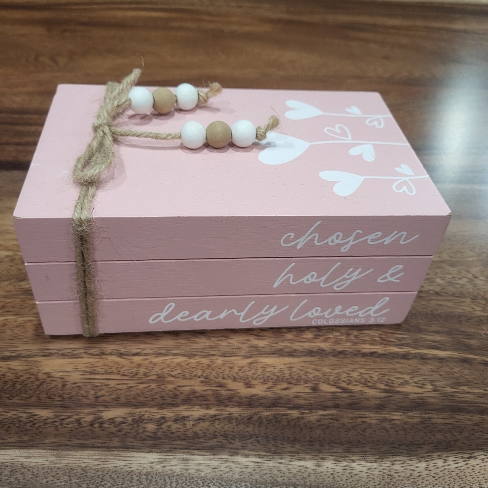 Hobby Lobby wood book decor with Bible verse  reference.